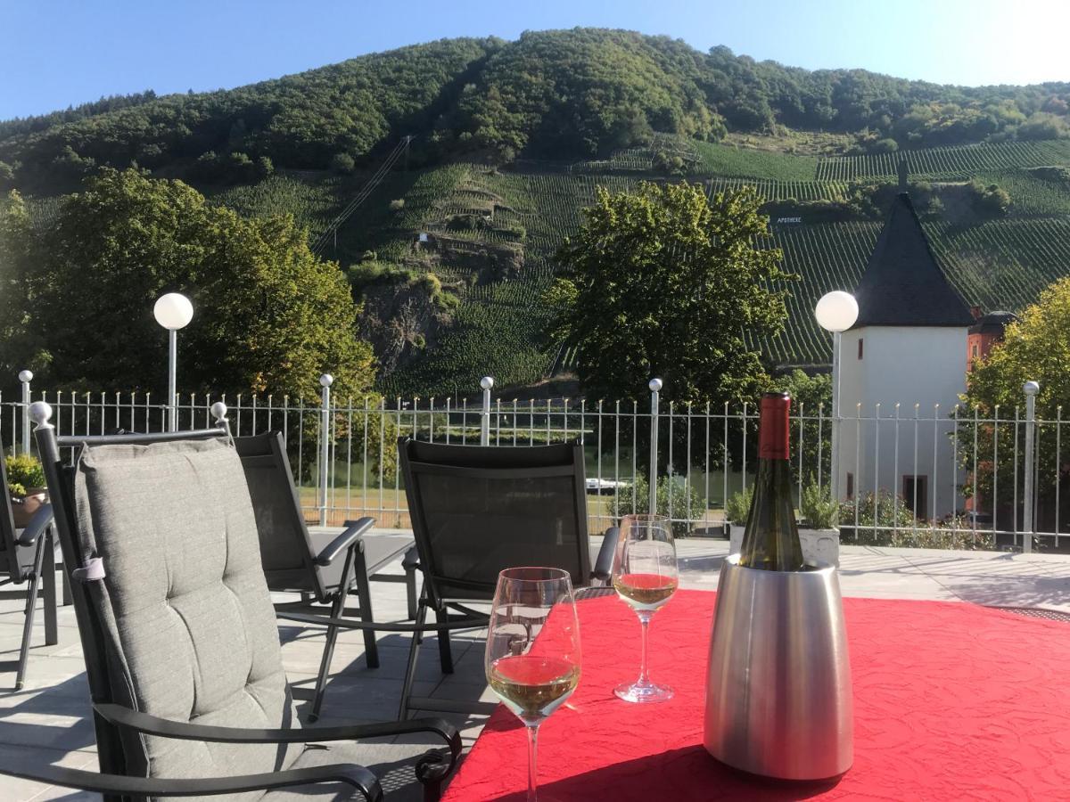 Gaestehaus & Weingut Cluesserath-Weiler Trittenheim Buitenkant foto