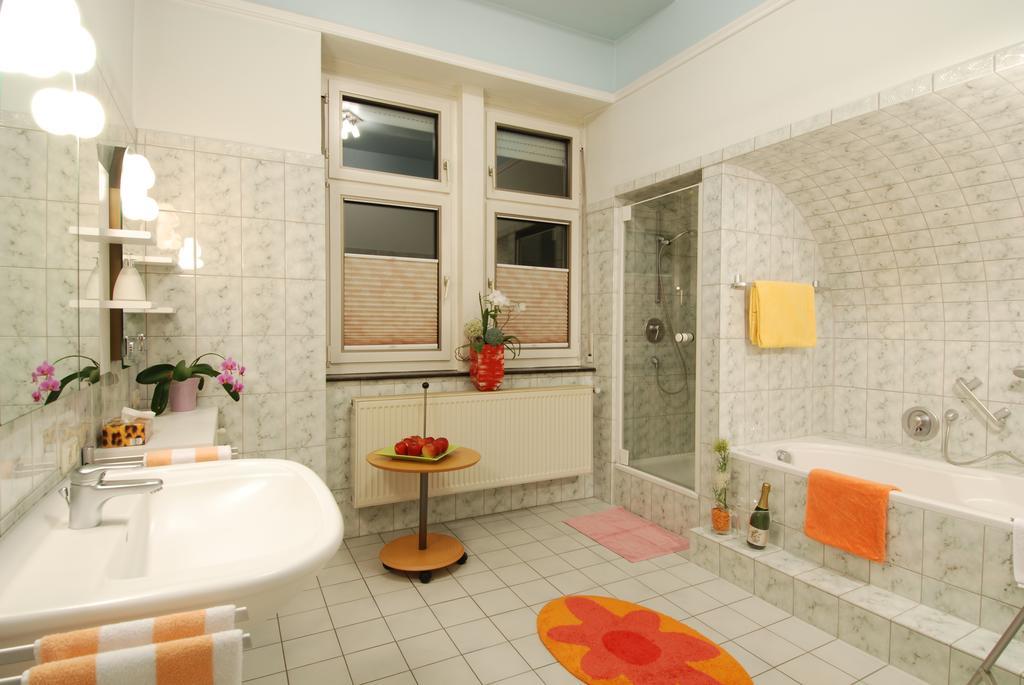 Gaestehaus & Weingut Cluesserath-Weiler Trittenheim Kamer foto